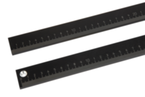 Maßstäbe Aluminium, selbstklebend oder mit Bohrungen, Stärke 6 mm Maßstäbe Aluminium, selbstklebend oder mit Bohrungen, Stärke 6 mm